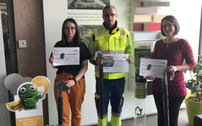 EGGER employees collected 451 kilograms of batteries, light bulbs and electrical and electronic waste